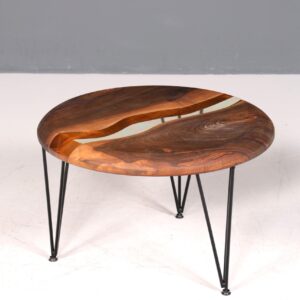 Einzigartiger Epoxidharz Couchtisch Nussbaum Tisch Beistelltisch grüner Ablagetisch