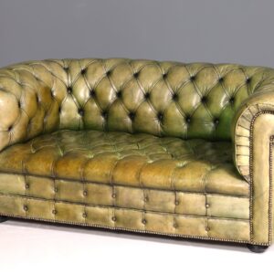 Wunderschönes Original Chesterfield 2er Sofa Englisch grün echt Leder 2- Sitzer Couch